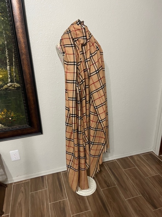 None Accessories - 100% Cashmere Made in India Beige Plaid Lightweight Wrap Outstanding